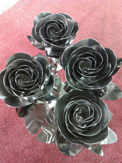 4 roses (Large).jpg