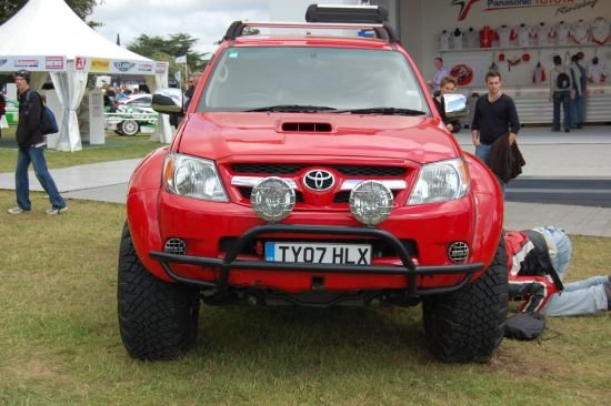 hilux bull bar.jpg