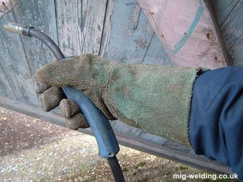 welding gloves (gauntlets)