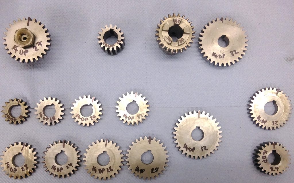 10Lgearbox gears.jpg