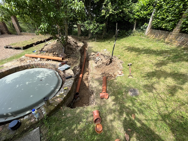 110mm-pipe-going-in.jpg