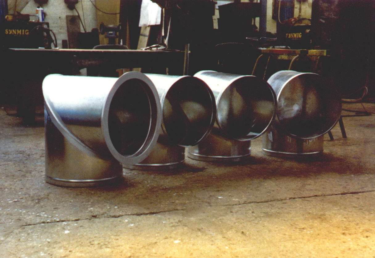 13 Galvanized elbows flanges edge welded.jpg