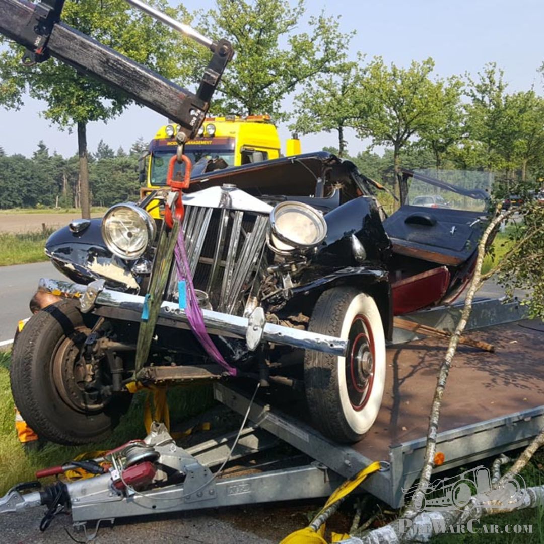 1936_rolls_royce_phantom_III_limousine_by_barker_crushed_more_900.jpg