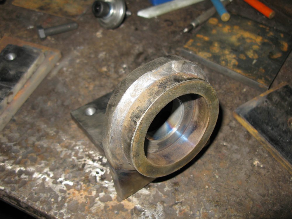 2. Bearing holder with side support welded IMG_0576 - Copy.jpg