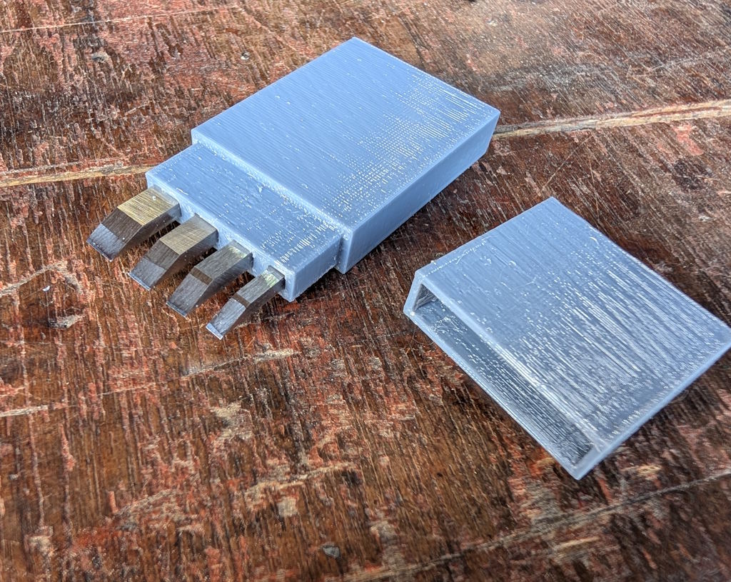 2025-08-31-02-case-for-blades.jpg