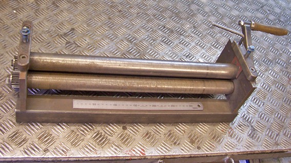 500x40 pyramid rolls.jpg
