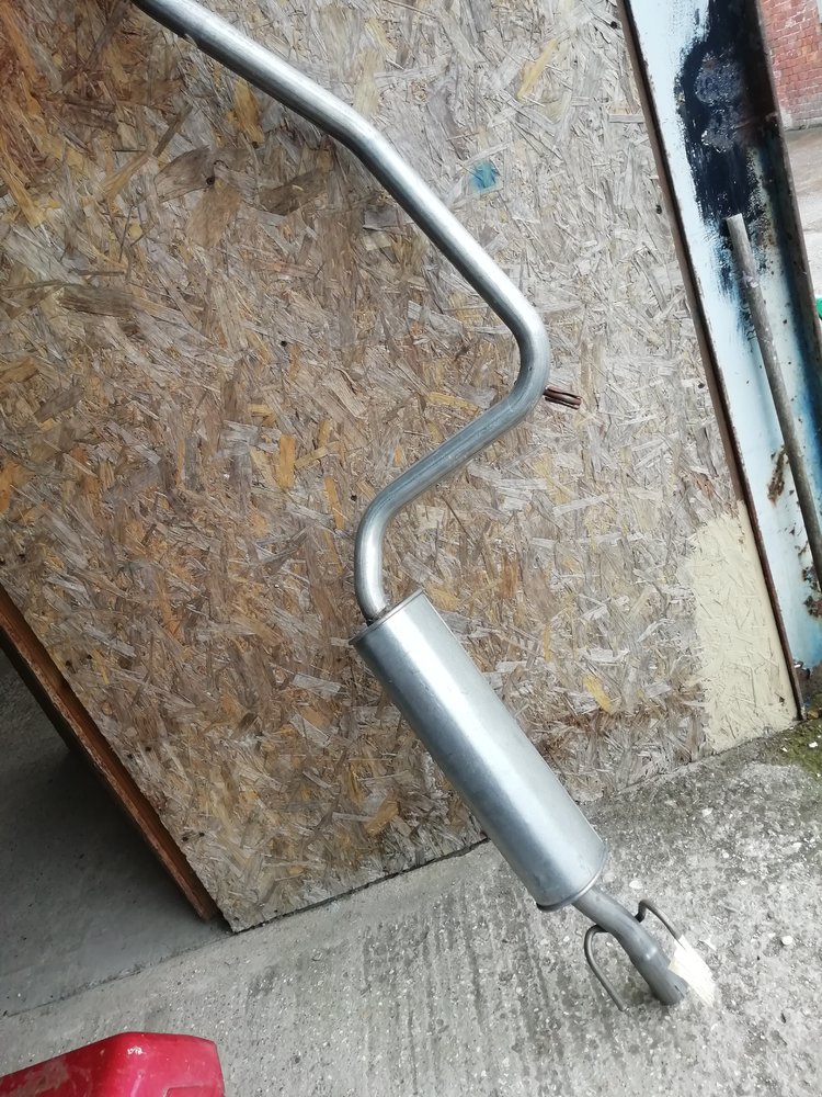 90502910 exhaust.jpg