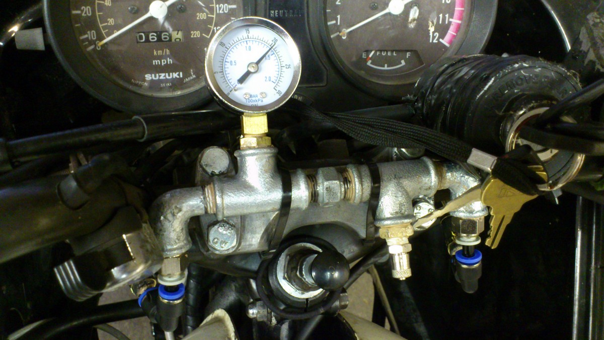 air filler and gauge 02.jpg