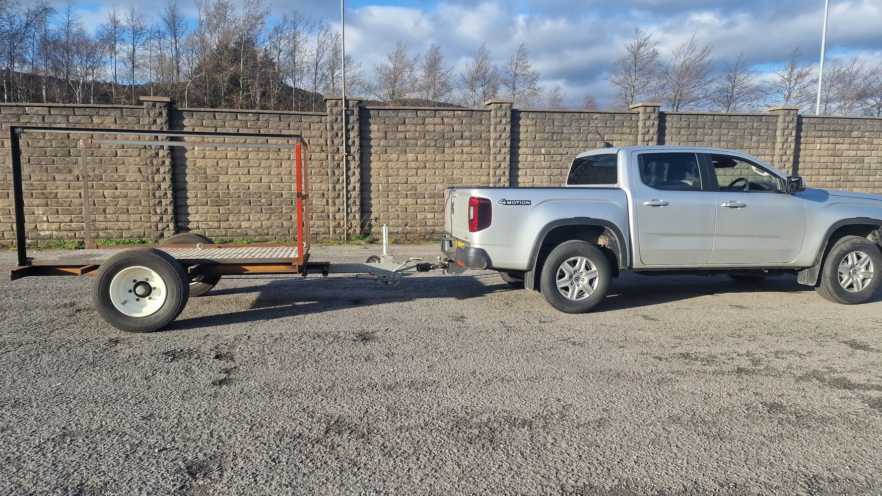 amaroktrailer737.jpg