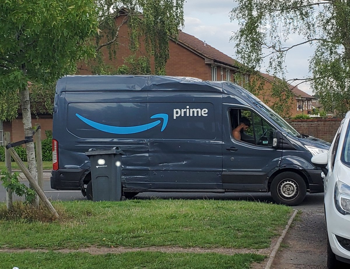 AmazonVan260725.jpg