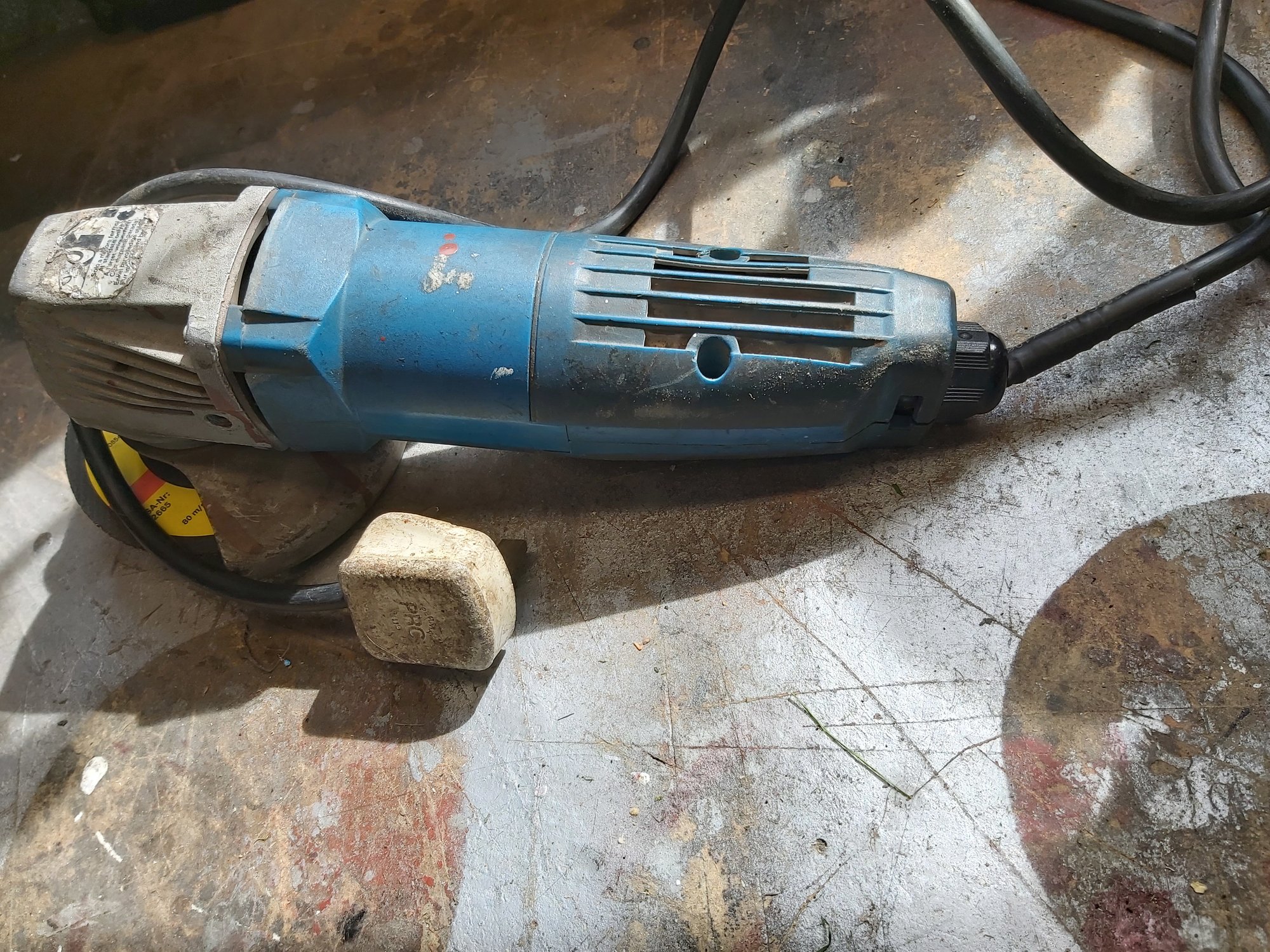 Angle grinder 1.jpg