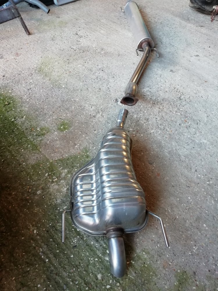 Astra exhaust 1.jpg