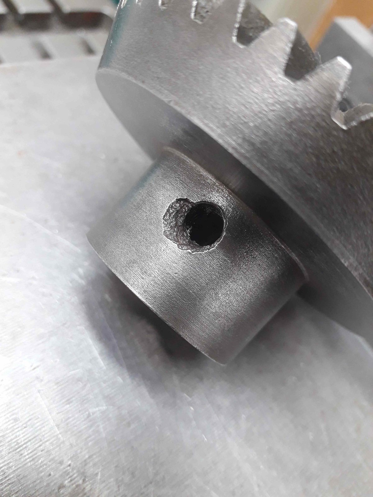 Bevel gear grub screw thread.jpg