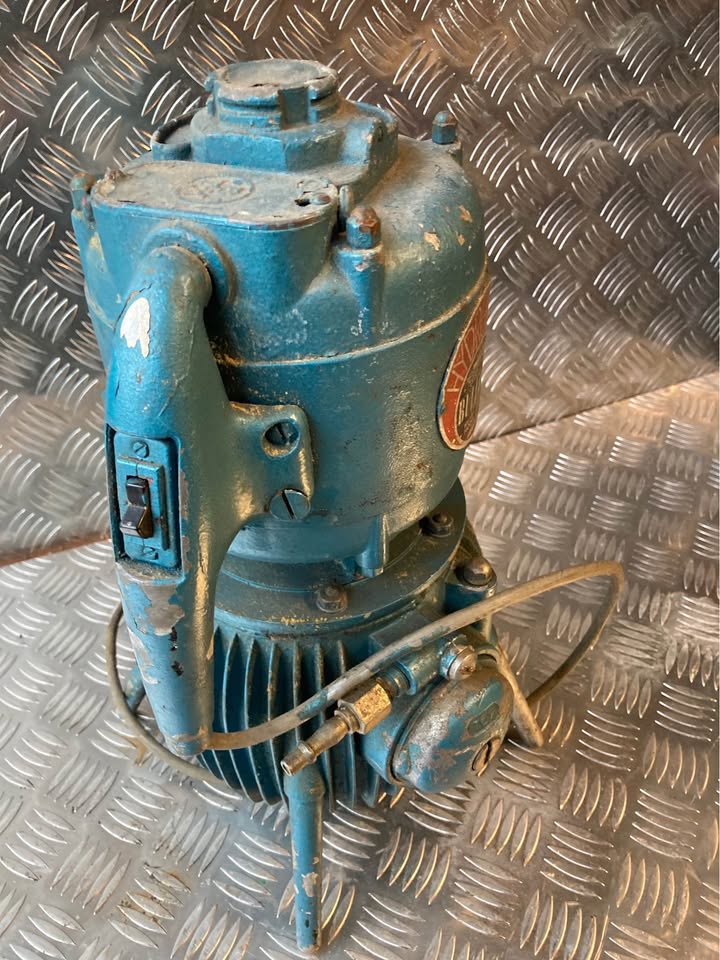Binks Bullows Hydrovane PR303E 03.jpg