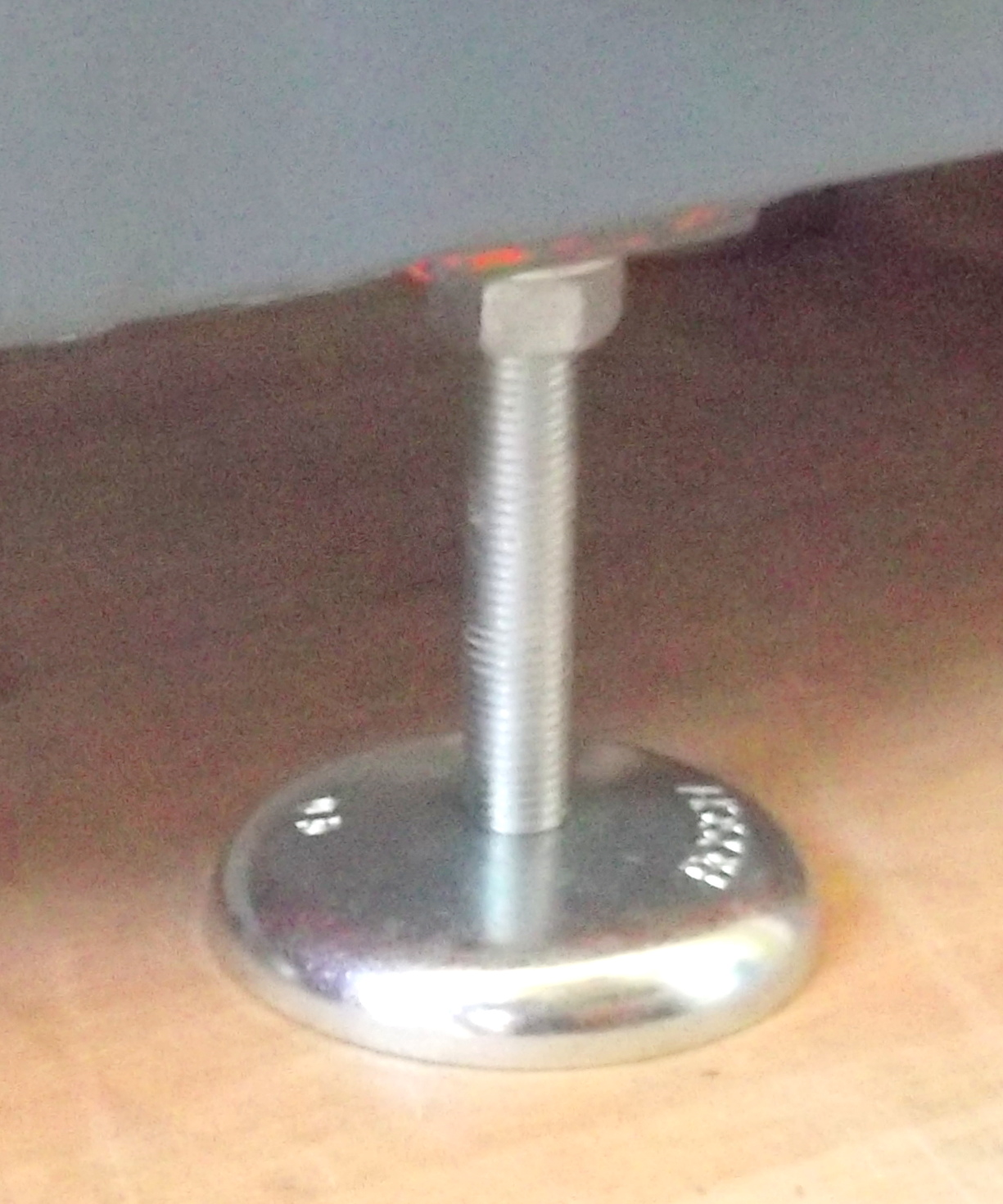 Bosch levelling foot.JPG