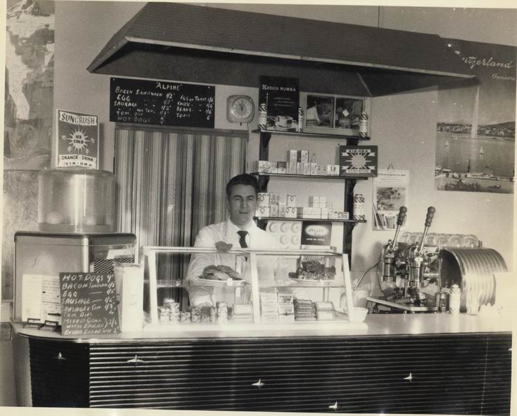 Cafe2R.jpg