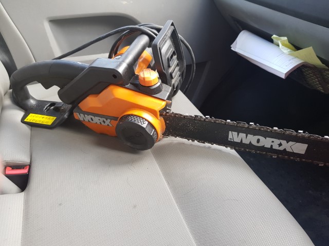 chainsaw..jpg