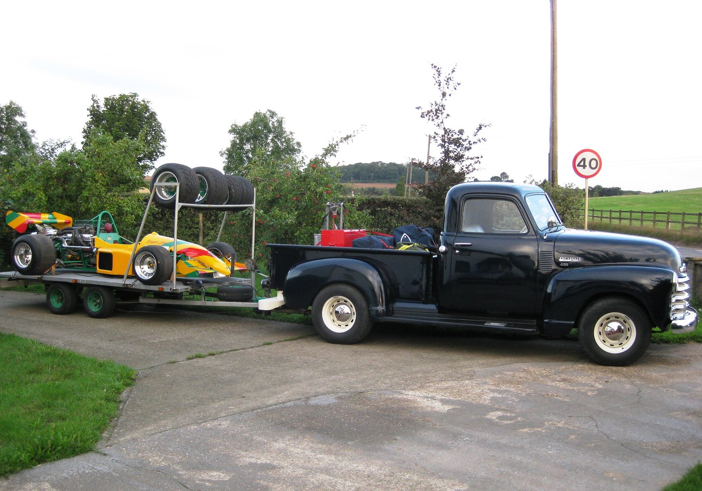 chevy_towing racer1.jpg