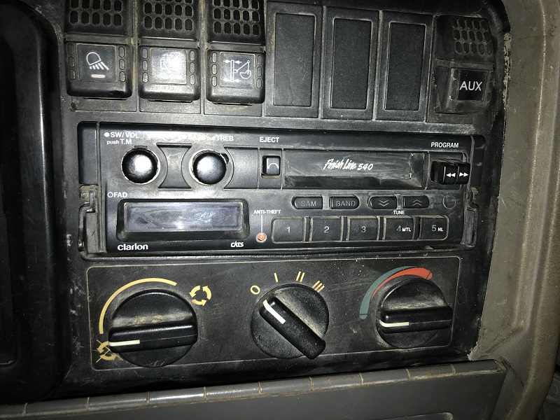 Clarion-Finish-Line-540-Radio-In-Console.jpg