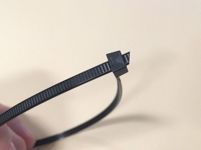 cut-zip-ties-04-640x480.jpg