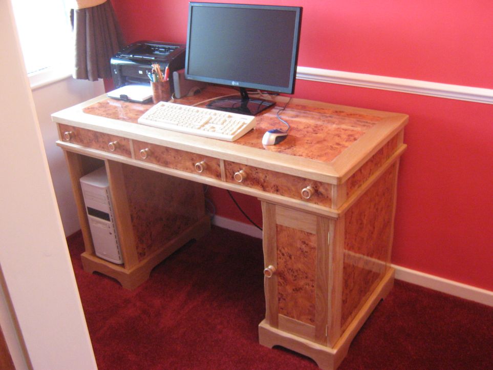Desk_0005..JPG
