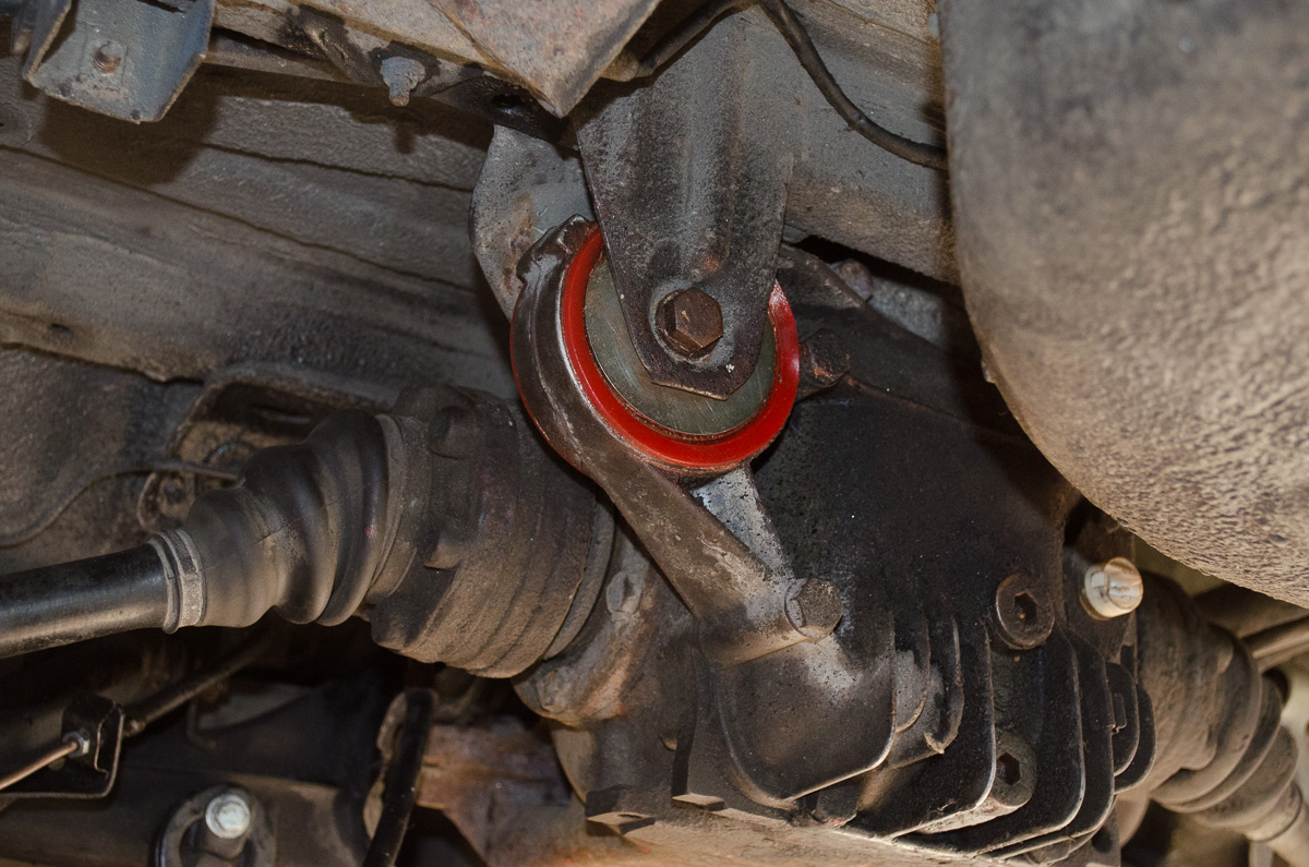 DSC_4470_E30_Differential_Bush_Strongflex.jpg