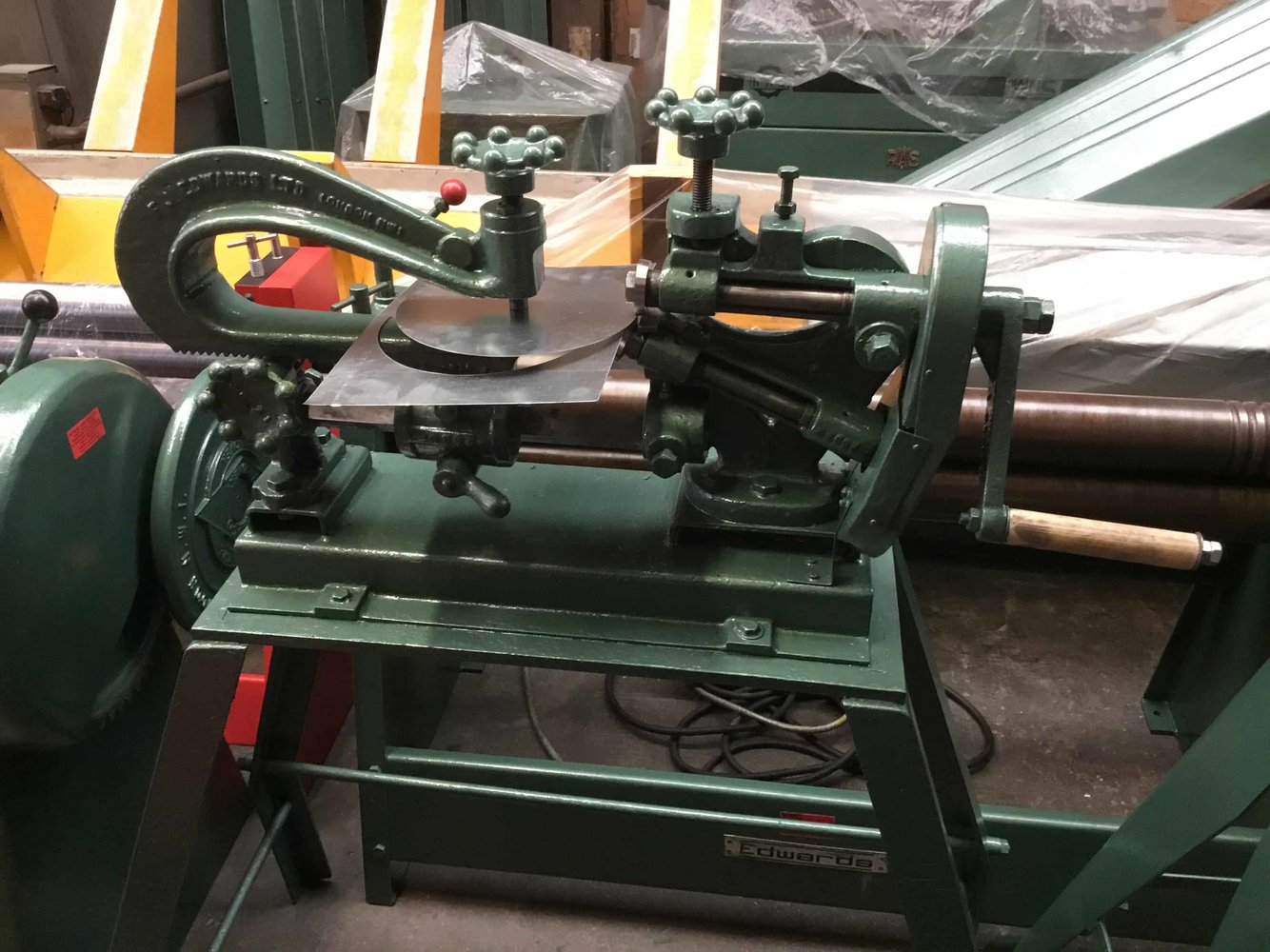 edwards-manual-circle-cutter-d1.jpg