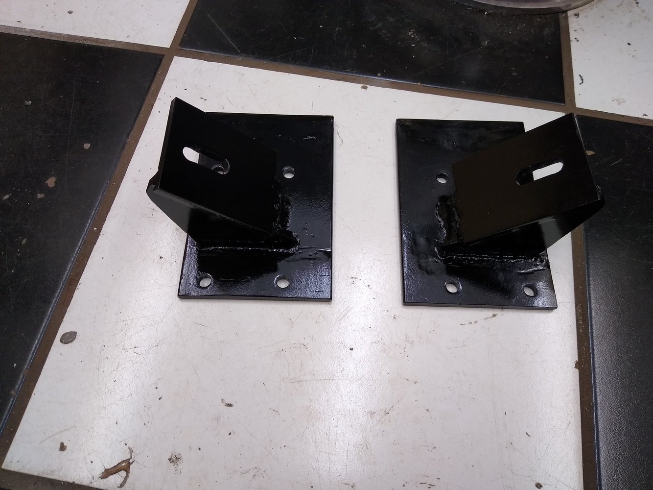 engine mounts.jpg