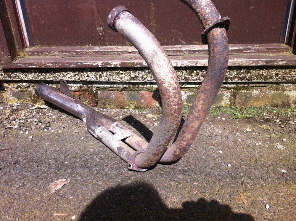 exhaust 001.JPG