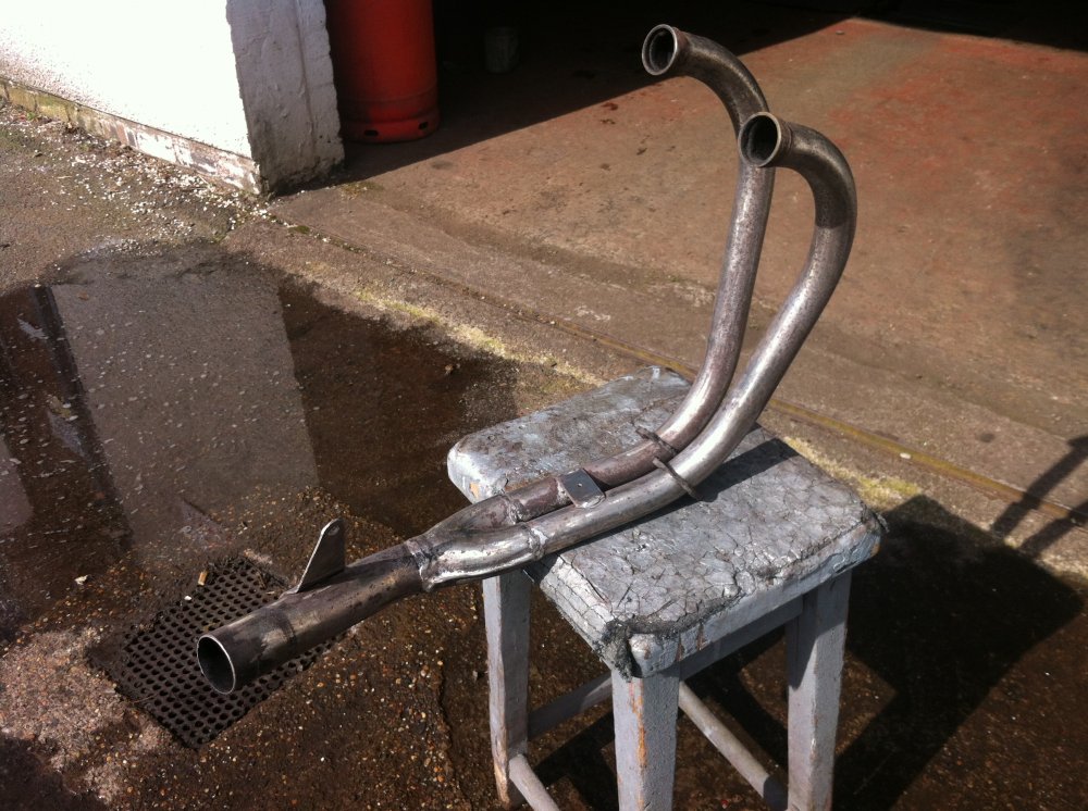 exhaust 002.JPG