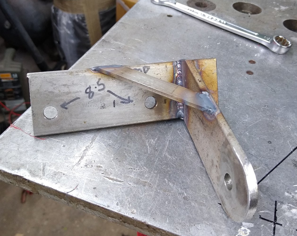 exhaust centre hanger bracket.jpg