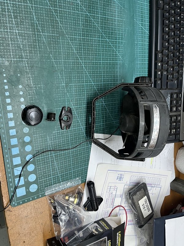 Face-Level-Fan-Broken-Bracket.jpg