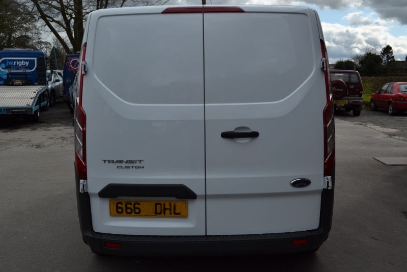 ford-transit-custom-van-diesel_32666366.jpg