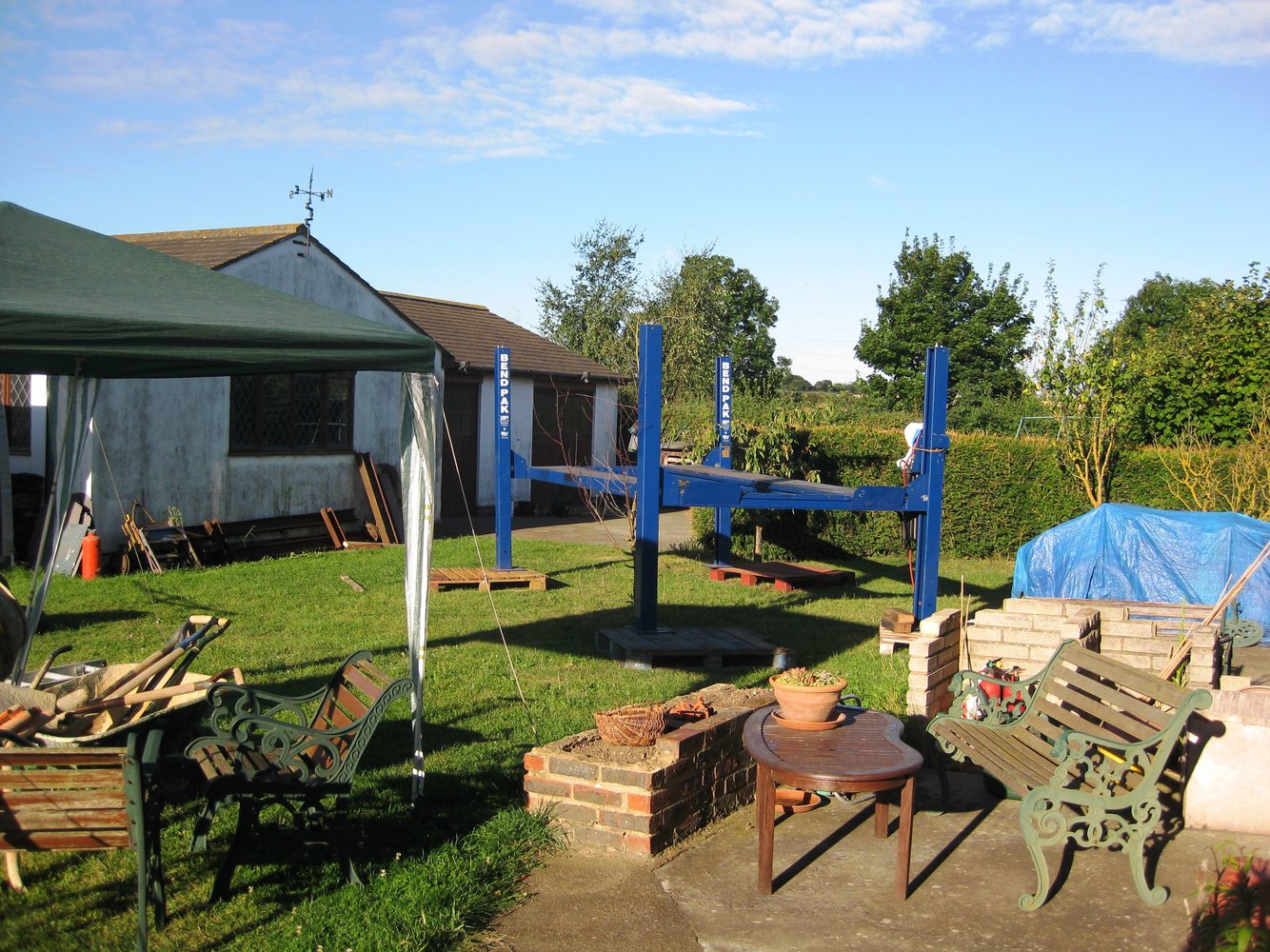 four post lift garden_1.JPG