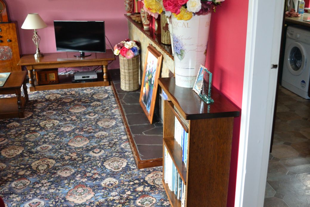 Front room_001.JPG