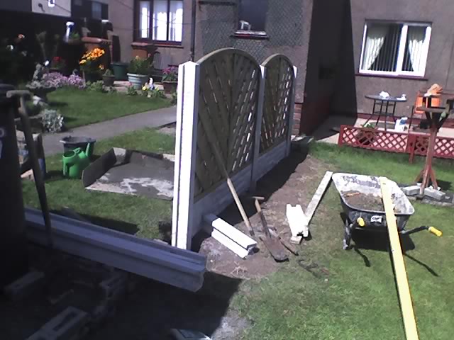 Garden Fence 1.JPG