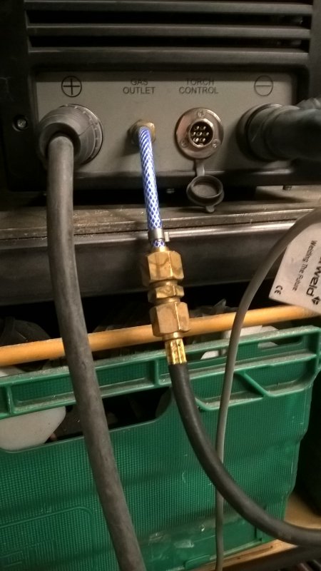 gas connector1.jpg