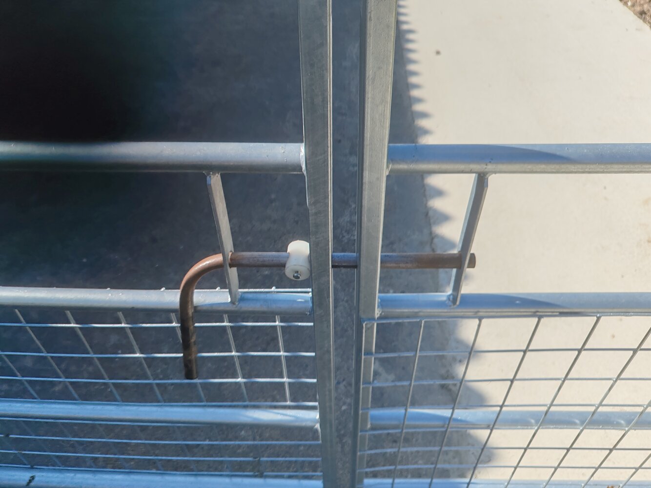 Gate pin 4.jpg