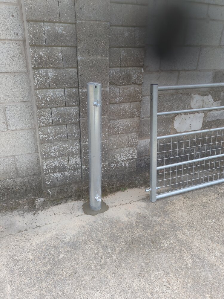 Gate post 2.jpg