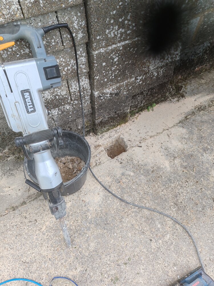 Gate post 3.jpg