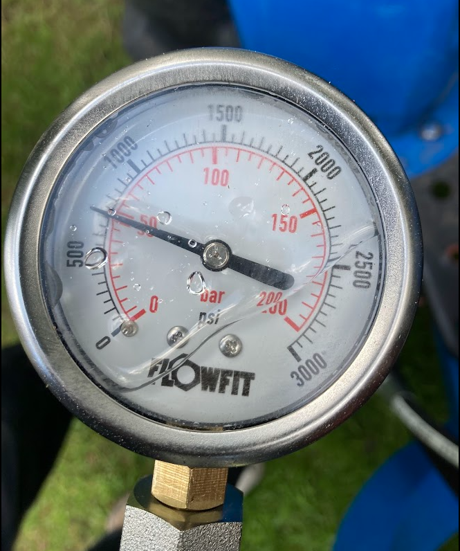 Gauge revs on.PNG
