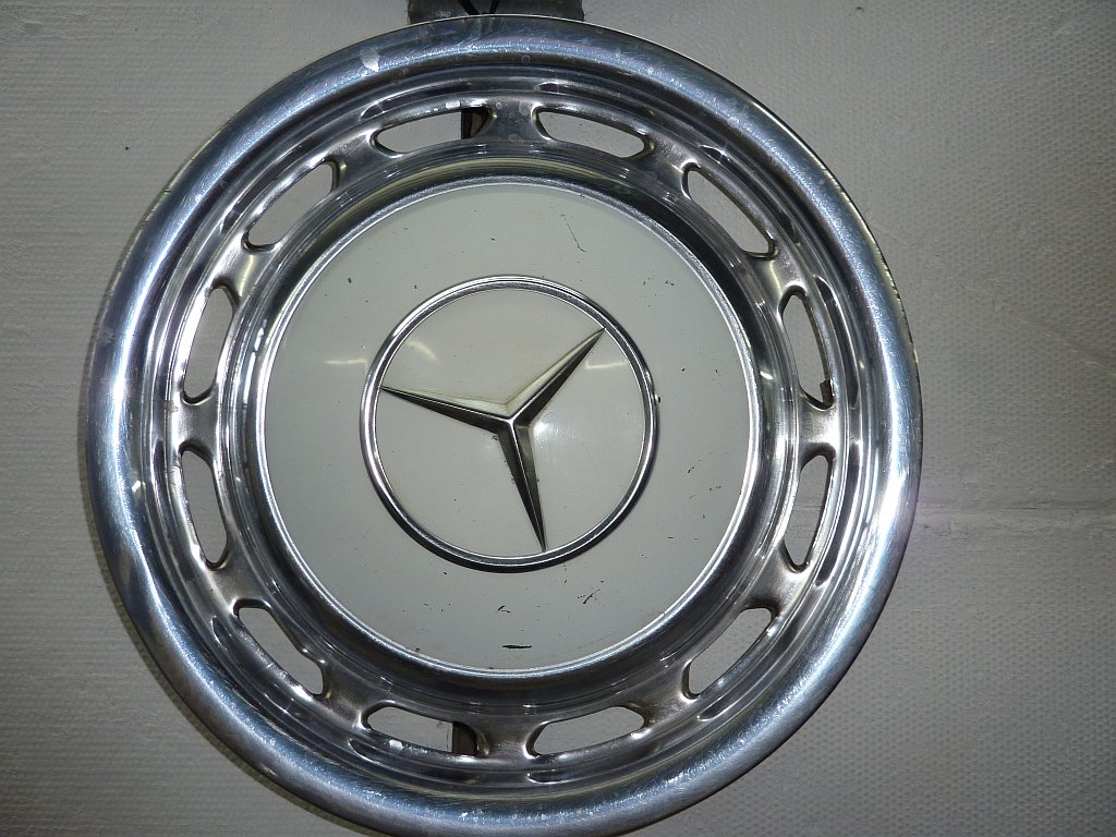 hub cap 1.jpg