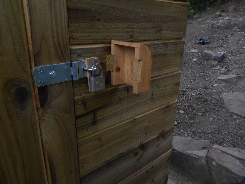 Huts_0003.JPG