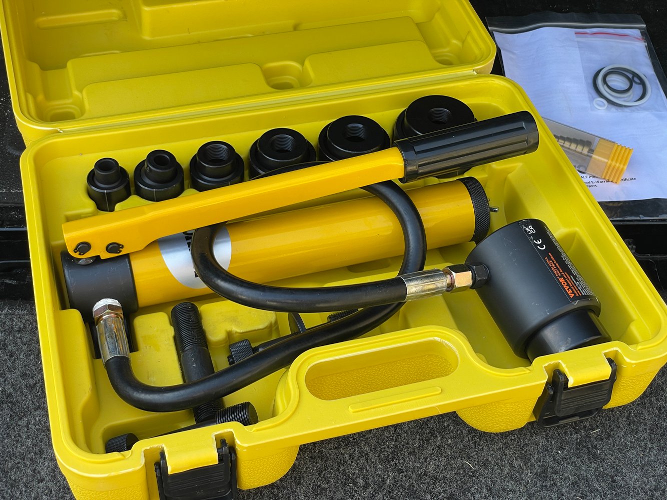 hydraulic-punch-set-smaller-image.jpg