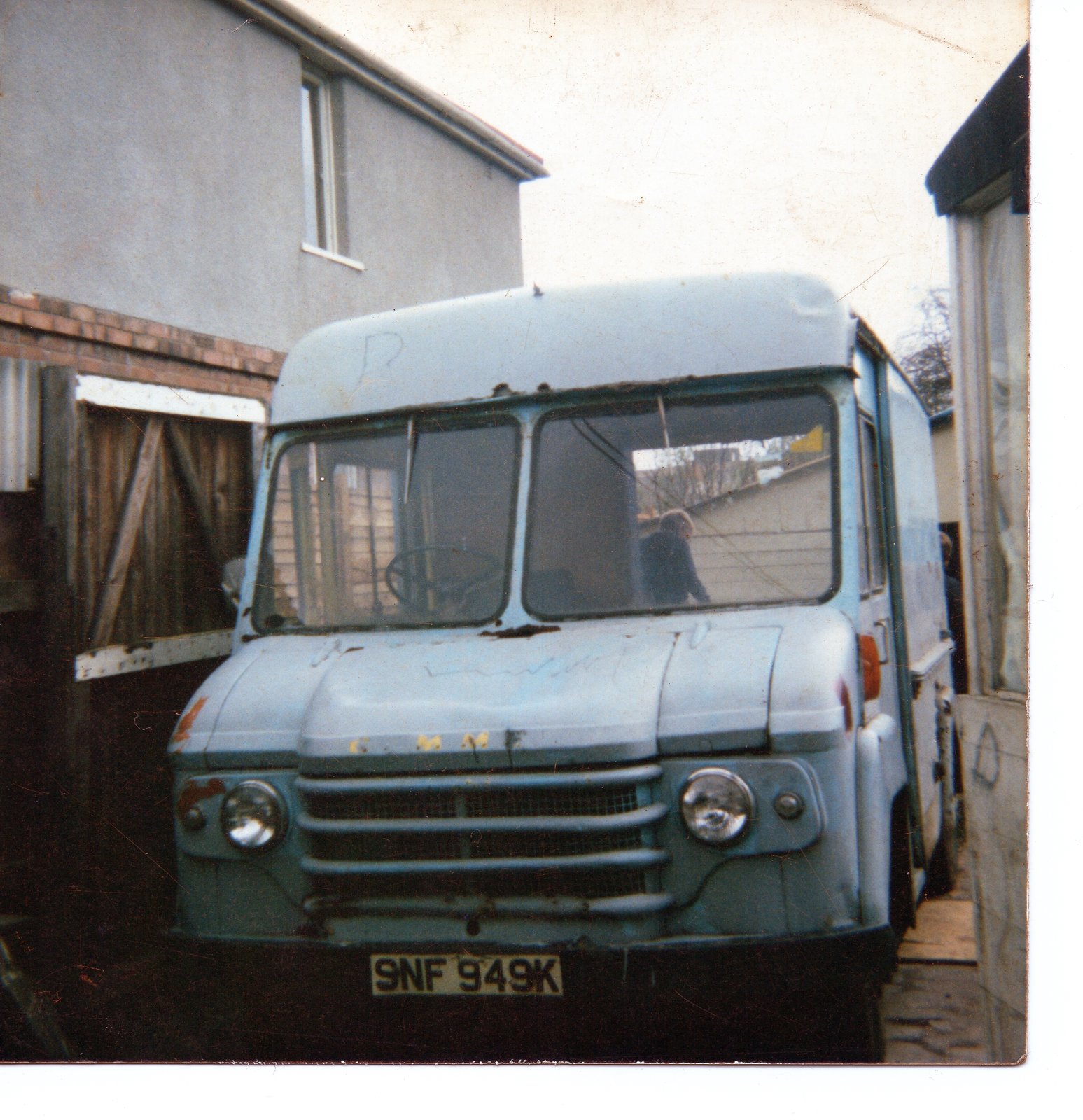 img010.jpg