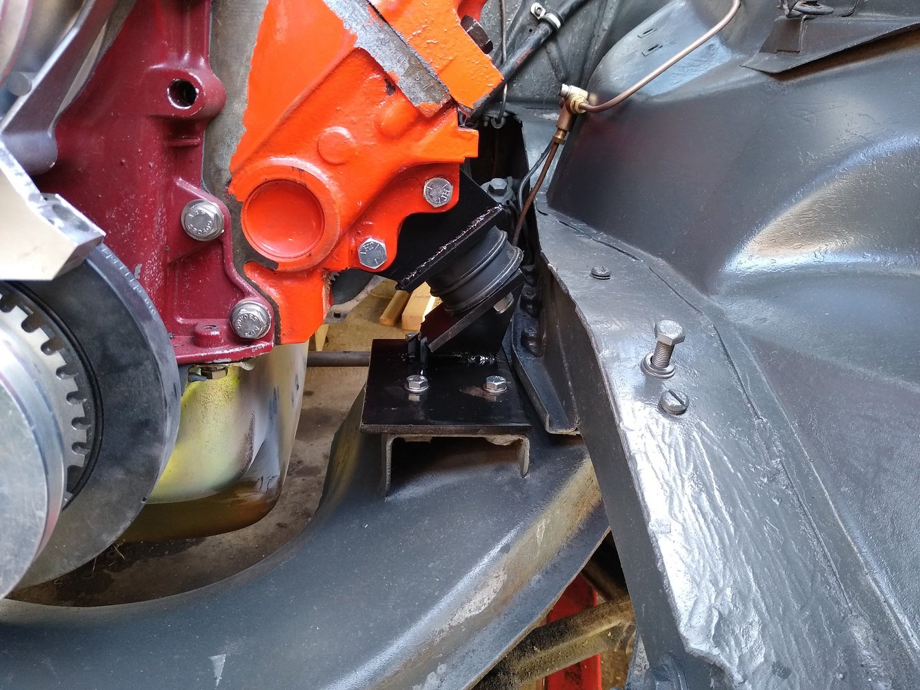 LH engine mount in.jpg