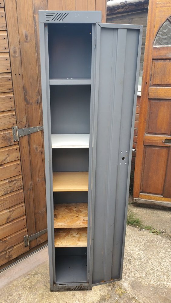 LockerShelves.jpg