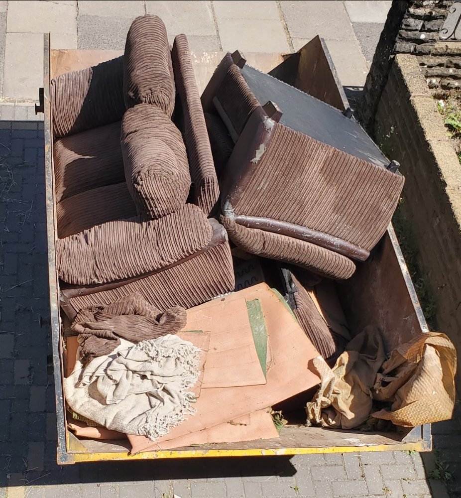 LoungeSkip.jpg