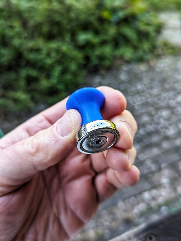 magnet1.jpg