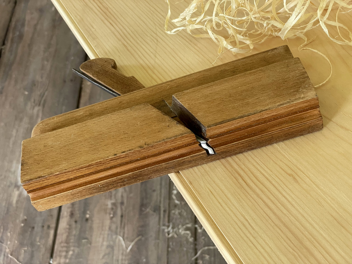 moulding-plane-simple-bead-smaller.jpg